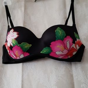 Victoria's  Secret bra